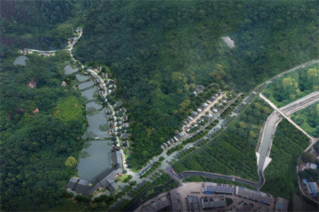 城东人和蓝湾3室2厅2卫送车位+储藏室证满两年